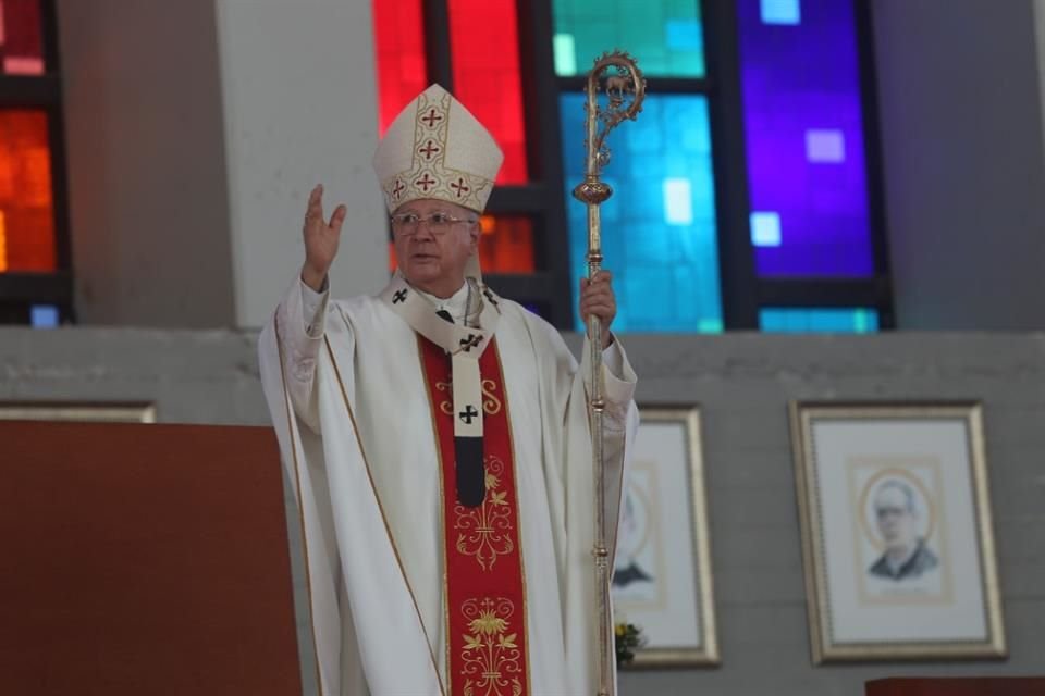 José Francisco Robles Ortega, Arzobispo de Guadalajara oficia la misa por el Día del Laico en el Santuario de Los Mártires de Cristo Rey.