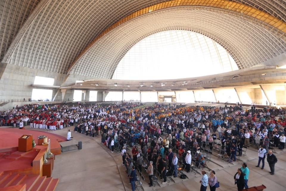 José Francisco Robles Ortega, Arzobispo de Guadalajara oficia la misa por el Día del Laico en el Santuario de Los Mártires de Cristo Rey.