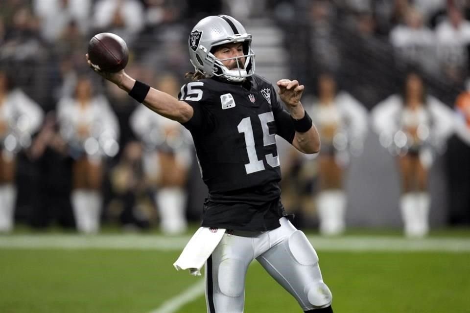 Minshew salió lesionado en el partido que los Raiders terminaron perdiendo como locales ante los Denver Broncos.