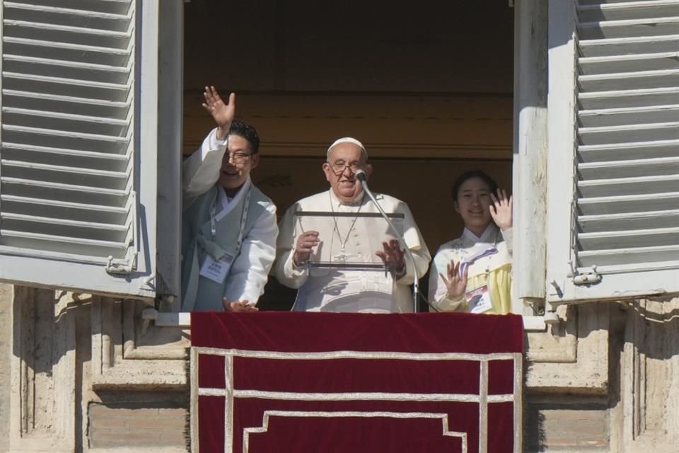 El Papa Francisco durante su bendición del Ángelus en la Plaza de San Pedro, el 24 de noviembre del 2024.