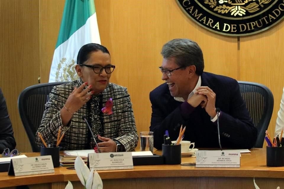 Rosa Icela Rodríguez y Ricardo Rosa Icela Rodríguez, durante la visita de la titular de Gobernación a la Jucopo de la Cámara de Diputados.