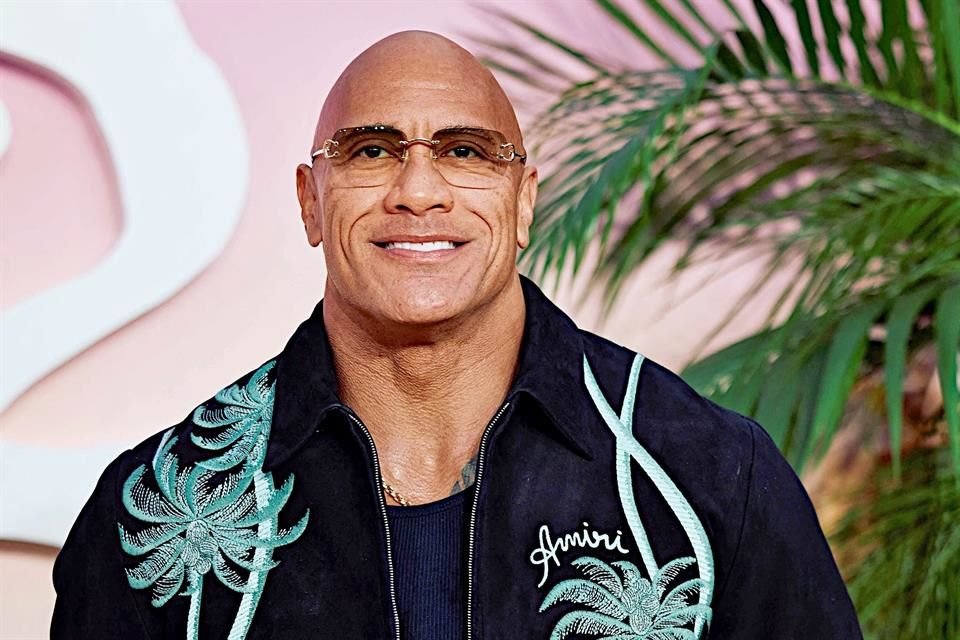 Dwayne Johnson invita al público a disfrutar de los musicales en la pantalla grande.