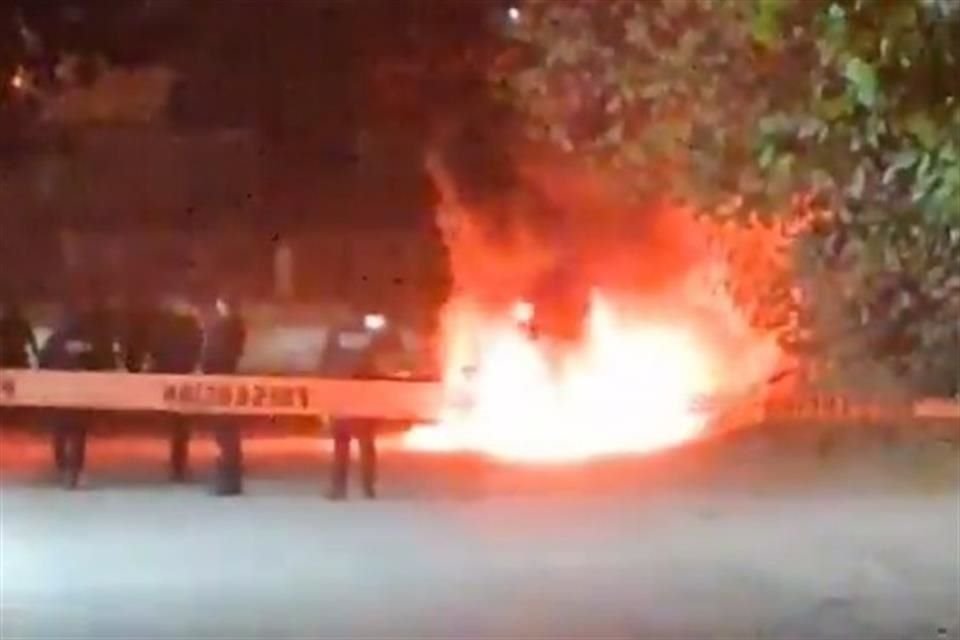 De acuerdo con reportes de las autoridades estatales, la noche de ayer se escuchó una explosión en la Calle Fútbol, Colonia Libertadores, frente al penal de este Puerto.