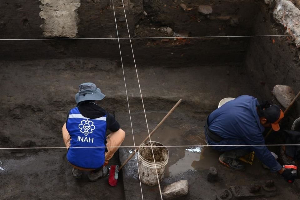 Al acompañar las obras para la construcción de un túnel, en la Ciudad de México, el INAH identificó el pequeño puerto y partes del cauce.