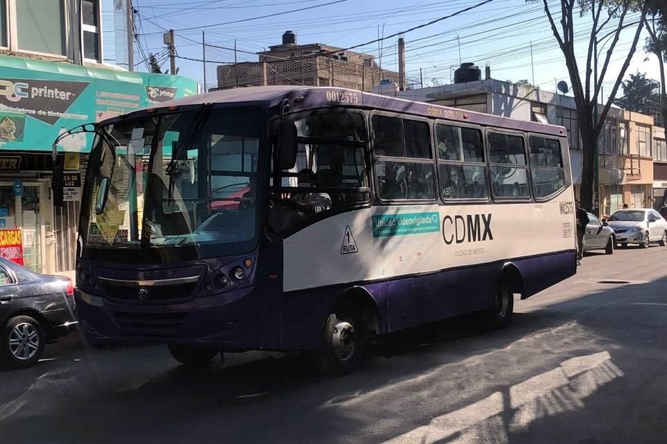 Destacó que el 18.3 por ciento de las personas encuestadas utilizan como primera alternativa de viaje las unidades de transporte público concesionado.