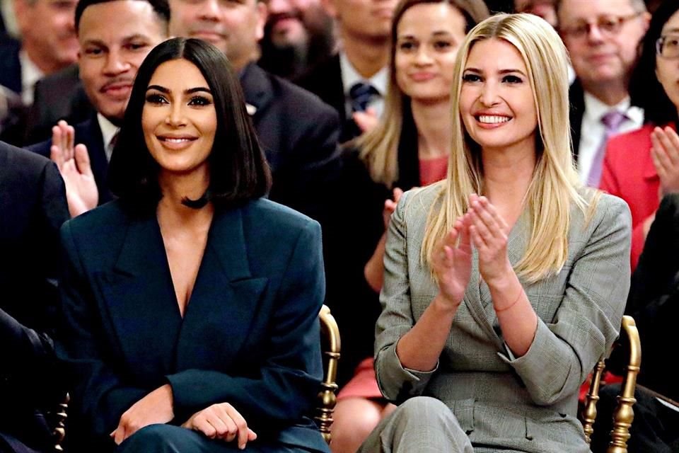 Algunos han llegado a conectar las motivaciones de la socialité con la aparente amistad que tiene con Ivanka Trump, hija de Donald Trump.