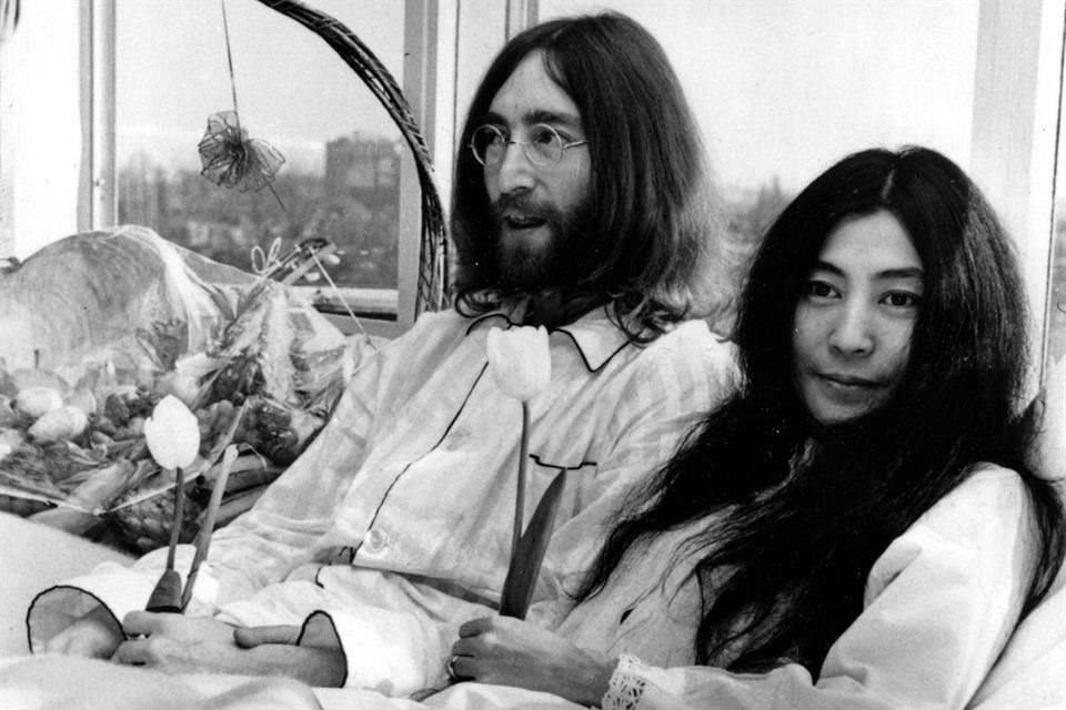 Lennon quería que su esposa, Yoko Ono, formara parte de su banda de ensueño.