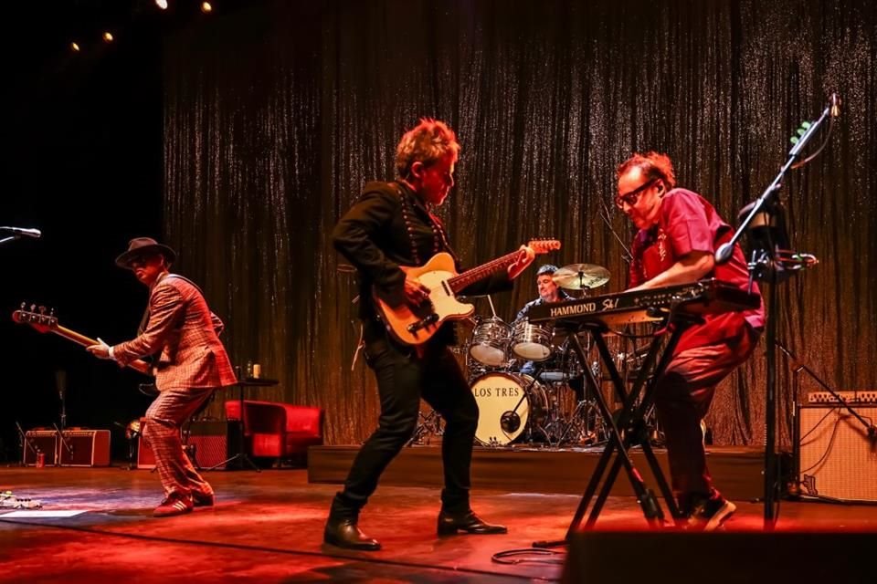 Después de alejarse de los escenarios durante 24 años por quiebres por diferencias y desgaste mediático, la alineación completa de Los Tres causó una revuelta al conectar con sus fans mexicanos.