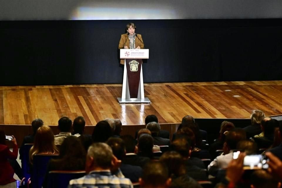 La Gobernadora inauguró el Seminario 'Gobernanza Municipal para Servir y Transformar', dirigido a las Presidentas y Presidentes Municipales Electos del Estado de México.