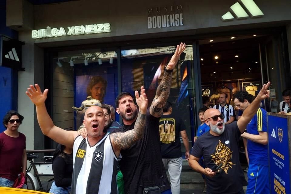 Boca Juniors sólo puede ver cómo toman su barrio.