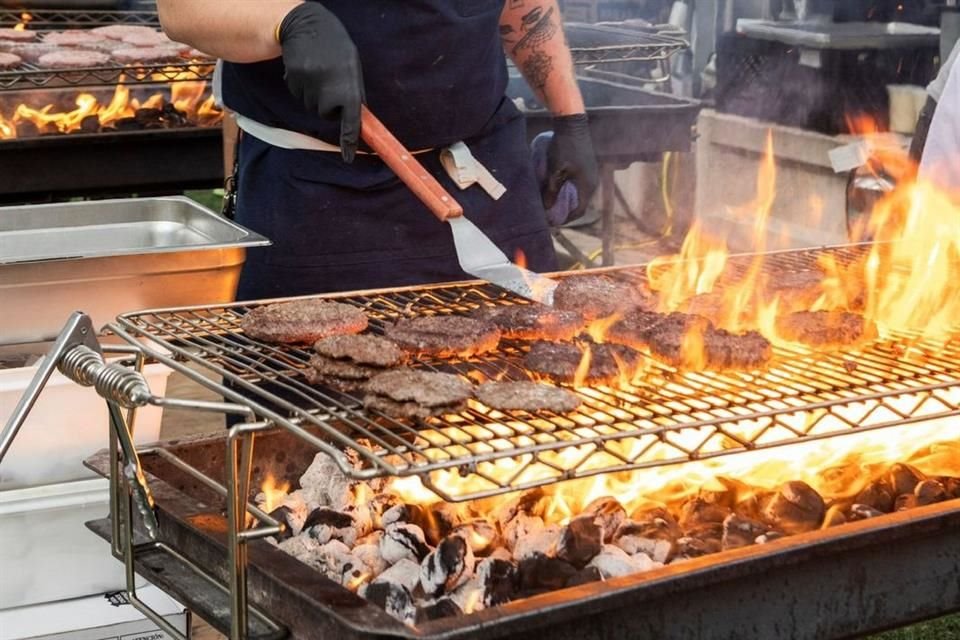 Hubo más de 30 opciones de hamburguesas, para todos los gustos.