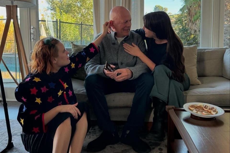 Bruce Willis reapareció en redes a través de unas fotos con sus hijas, mientras festejaban Día de Acción de Gracias en familia.