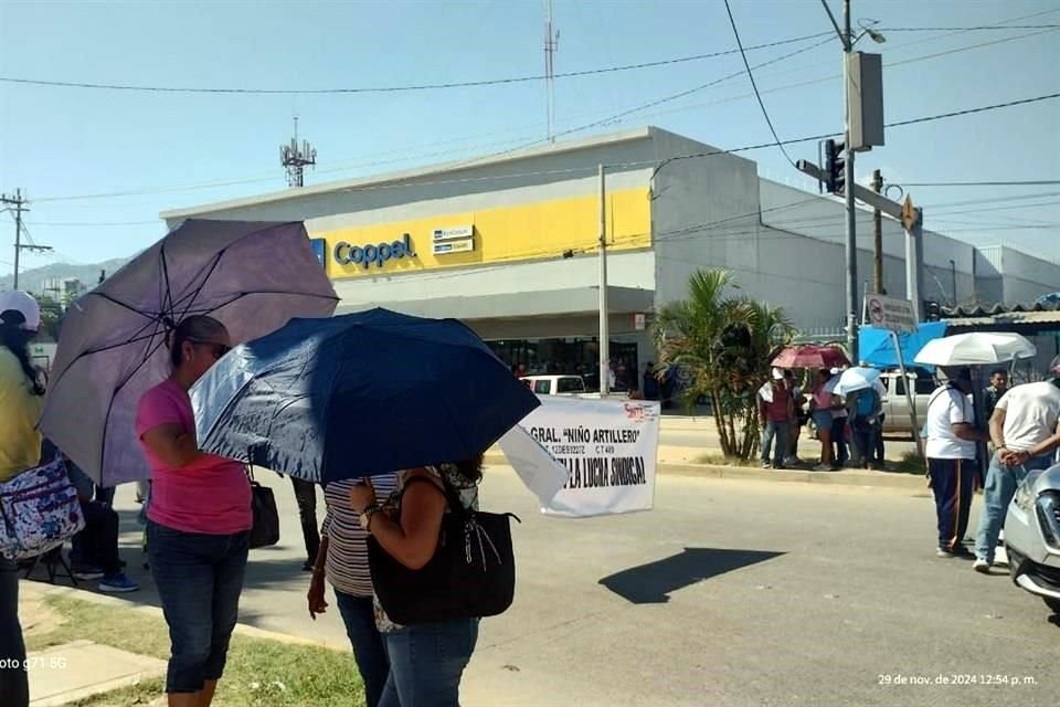 Maestros reprocharon que tras el impacto de fenómenos meteorológicos que impactaron en octubre del 2023 y septiembre pasado, no se han rehabilitado todos los planteles.