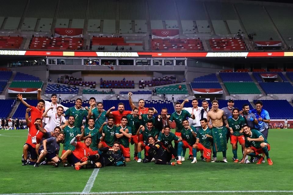 Mañana se hará la premiación, mientras tanto, los jugadores se tomaron la foto del recuerdo en Saitama.