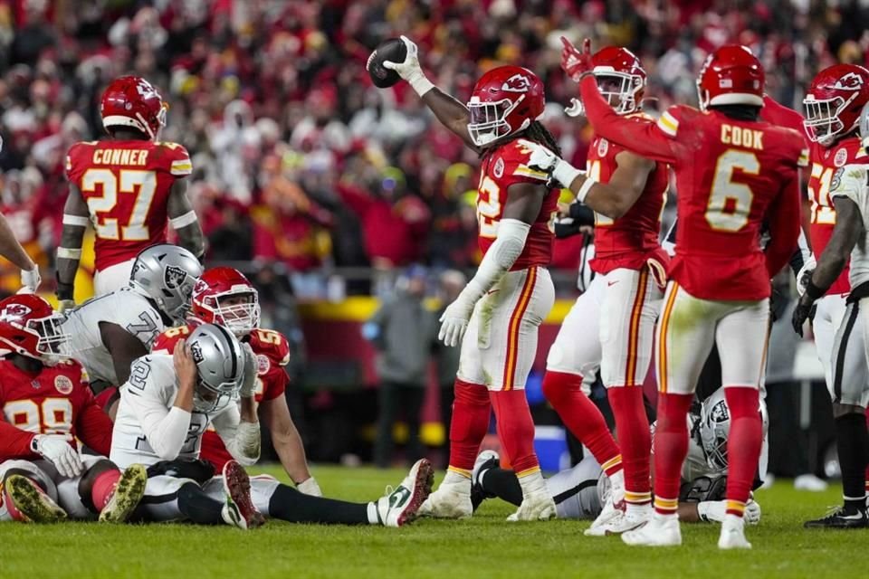 Kansas City evitó una sorpresa de Raiders.