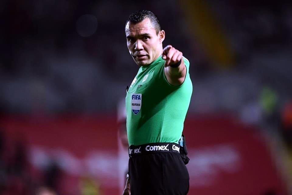 Marco Antonio Ortíz dirigirá el duelo de vuelta de Cuartos de Final entre Pumas y Rayados.
