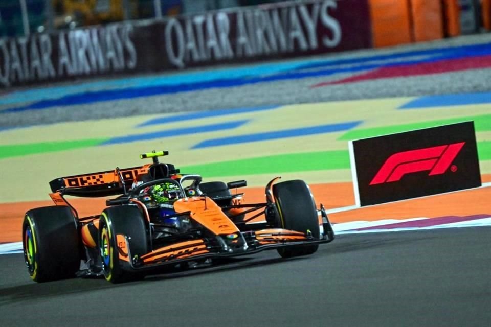 Lando Norris lideró la carrera de principio a fin y, a unos metros de la meta, cedió el primer lugar a Oscar Piastri.