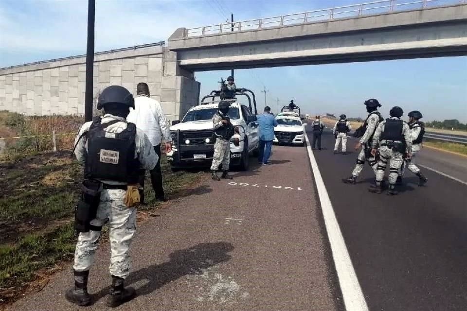 Este sábado fueron hallados al menos cinco cuerpos sin vida, algunos mutilados en autopistas de Sinaloa.