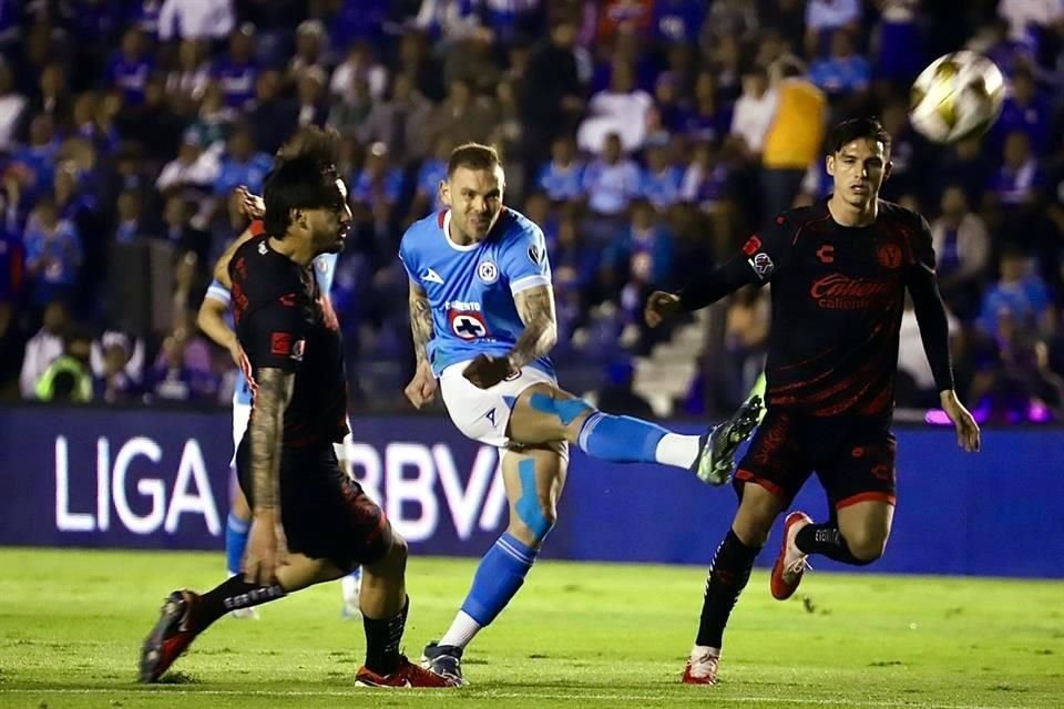 La Máquina presionó desde el inicio ante un Xolos que también tuvo sus ocasiones pero no las concretaron.