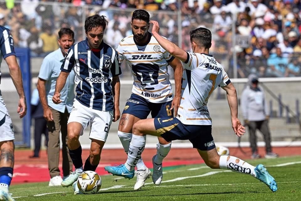 Monterrey pasó a controlar las acciones del partido.