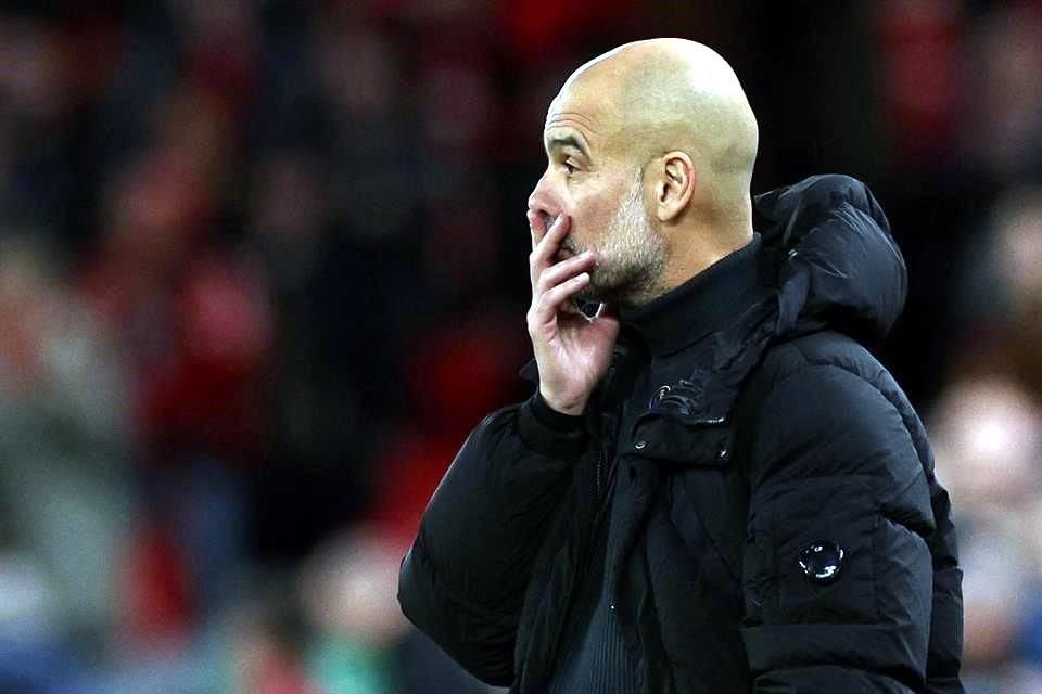 Pep Guardiola no logra hacer reaccionar a su equipo.