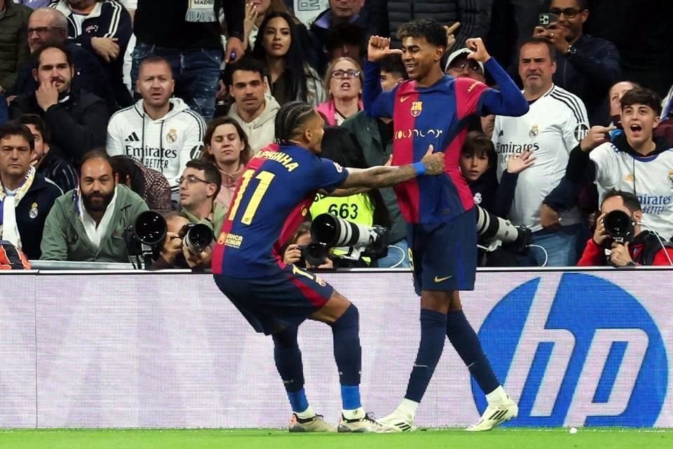 Durante El Clásico hace un mes, cuatro aficionados lanzaron insultos racistas a jugadores del Barcelona y estos podrían ser vetados por un año de los estadios de LaLiga.