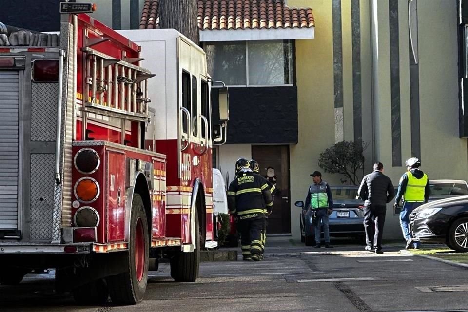 Bomberos acudieron a sofocar el incendio en la Alcaldía Tlalpan.