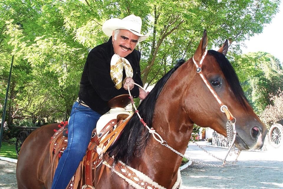 Vicente Fernández grabó más de 300 canciones antes de morir.