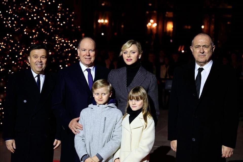 La familia real estuvo acompañada del presidente de Monte-Carlo Société des Bains de Mer (SBM), Stéphane Valeri, y el ministro de Estado, Didier Guillaume.