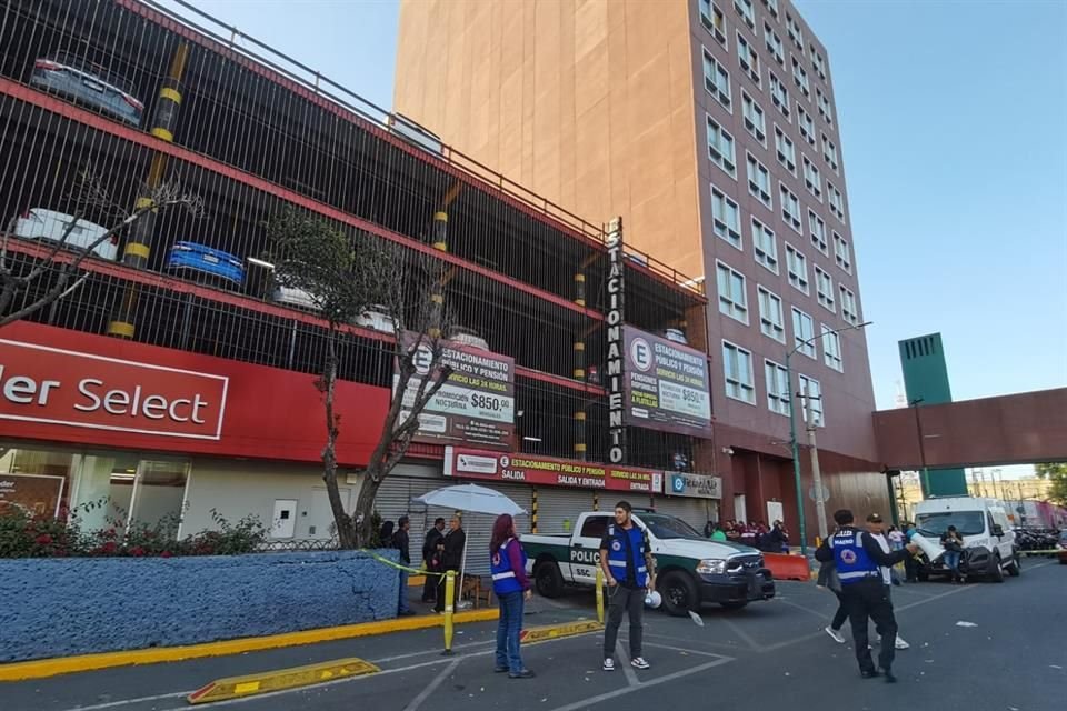 En el sitio se encuentran trabajadores de Protección Civil del Poder Judicial.