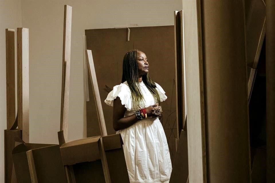 Koyo Kouoh, en una imagen de 2023 tomada en el Museo Zeitz de Arte Contemporáneo de África (MOCAA) de Ciudad del Cabo, donde es curadora.