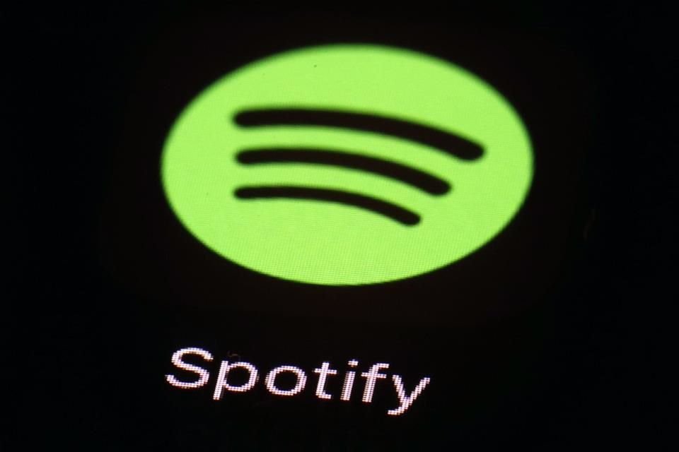 Spotify Wrapped 2024 ya está disponible, revelando tus artistas y canciones más escuchadas del año en una experiencia interactiva.