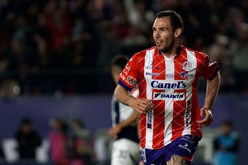 Leo Bonatini marcó el primer gol para los potosinos.