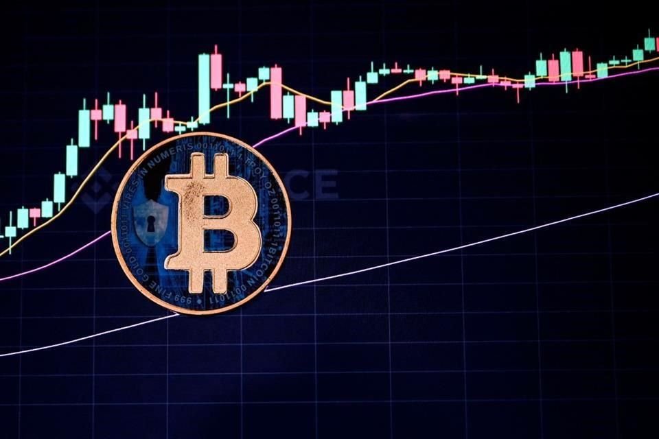 El precio del bitcoin se disparó hasta un 6.1 por ciento en la primeras operaciones de este jueves.