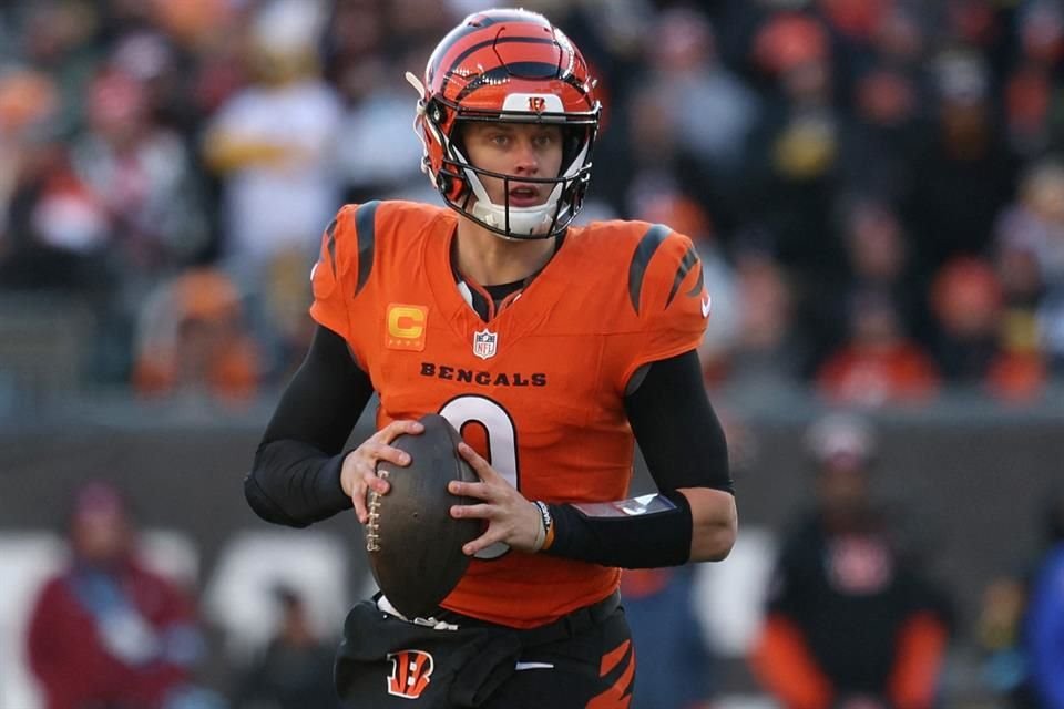 El quarterback Joe Burrow presume números de MVP, pero ni con eso los Bengals logran destacar y parece una temporada para el olvido.