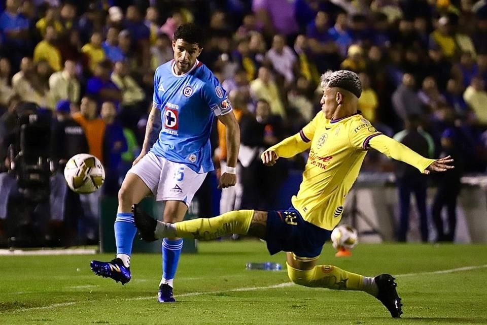 Ni América ni Cruz Azul lograron anotar y empataron 0-0 en la ida de Semifinales; las Águilas necesitan ganar el domingo para ir a la Final.