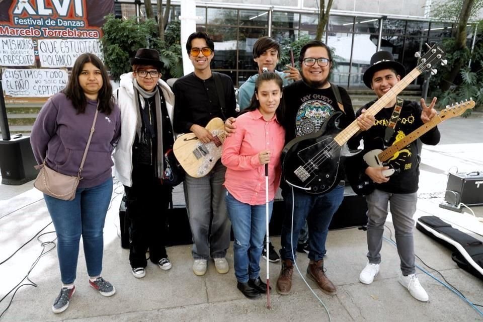 Este sábado 7 de diciembre, a las 14:00 horas, la agrupación presentará su más reciente EP, titulado 'Mi mundo', en la Plaza Ángel Salas del Centro Cultural del Bosque (atrás del Auditorio Nacional).