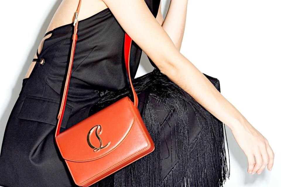 Bolsa Christian Louboutin Total look.