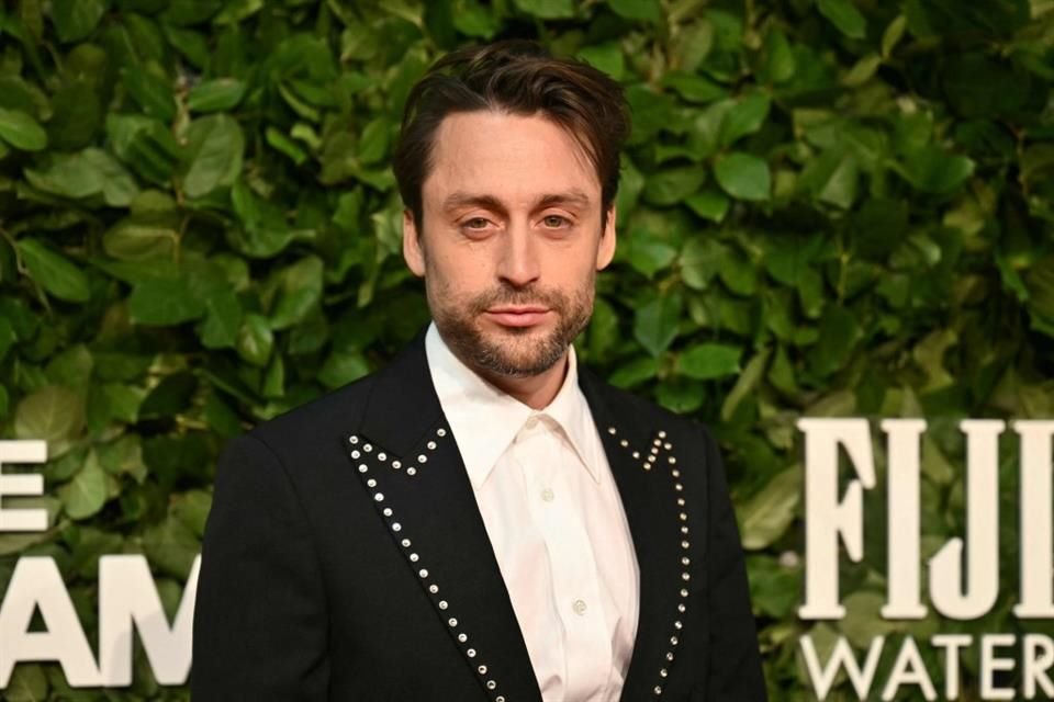 El actor Kieran Culkin reveló que sacrificó tiempo con su familia para actuar y ahora enfrenta los retos de la promoción de 'A Real Pain'.