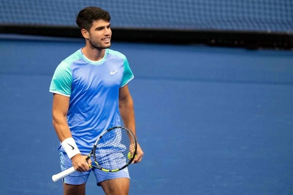 Carlos Alcaraz cerró una breve gira por Estados Unidos al perder con Frances Tiafoe en Charlotte.