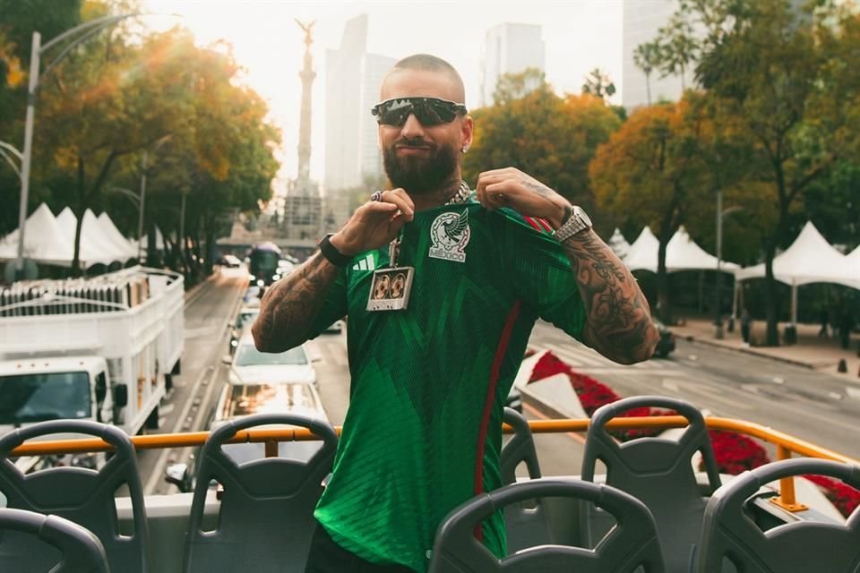 Con la camiseta de la Selección Mexicana, Maluma confirmó shows en CDMX, Monterrey y Guadalajara por lo pronto.