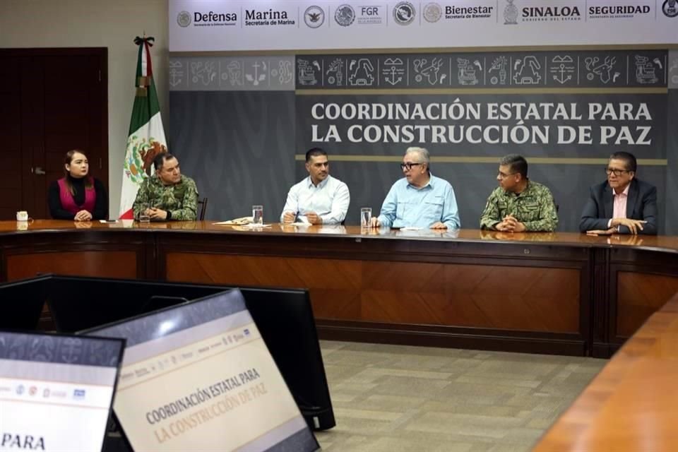 El Gobernador de Sinaloa, Rubén Rocha Moya, invitó a Harfuch a la sesión de este sábado de la Mesa de Coordinación Estatal para la Construcción de la Paz.