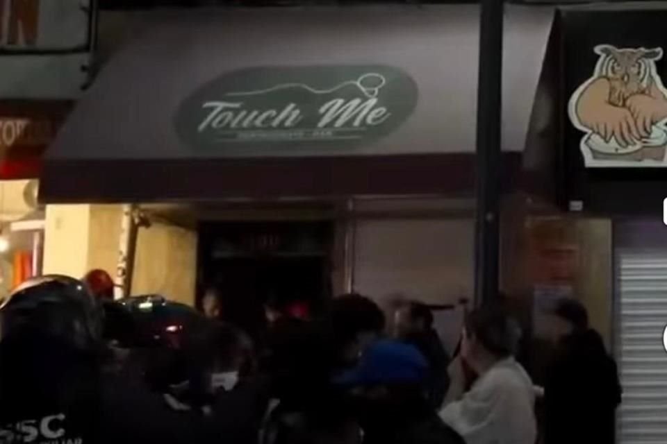 Con más de 500 asistentes, el evento rebasó el aforo permitido.