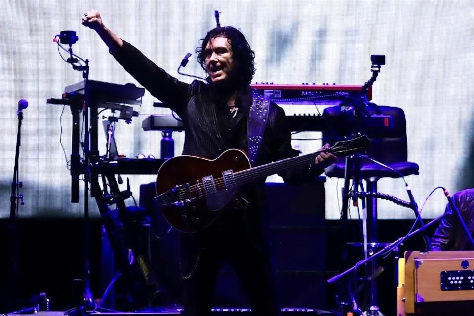 Caifanes denunció en concierto que el Tren Maya está contratando gente para matar fauna, mostrando su postura política y ambiental.