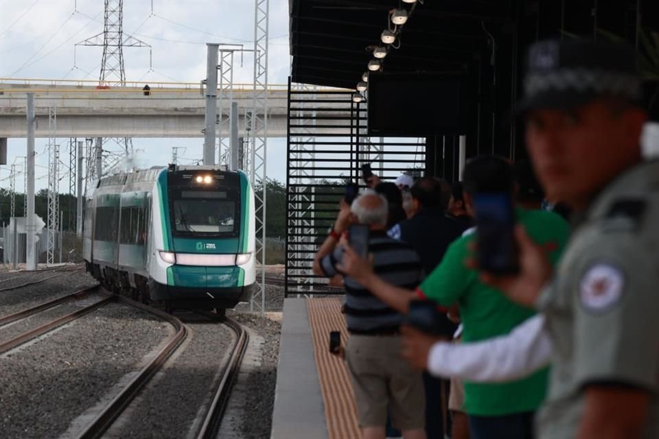 Pese a que Gobierno pasado aseguró que 8 mil 200 pasajeros utilizarían a diario el Tren Maya, actualmente sólo lo ocupan mil 600 personas.