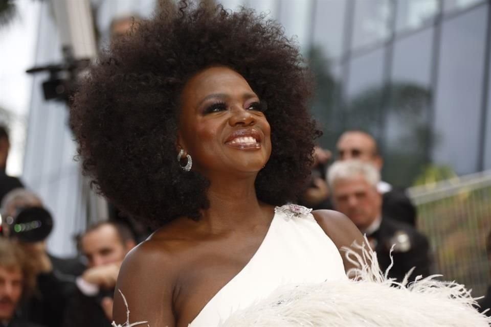 La ganadora del premio Cecil B. DeMille, Viola Davis, y el acreedor del premio Carol Burnett, Ted Danson, serán honrados en una cena de gala el viernes 3 de enero.