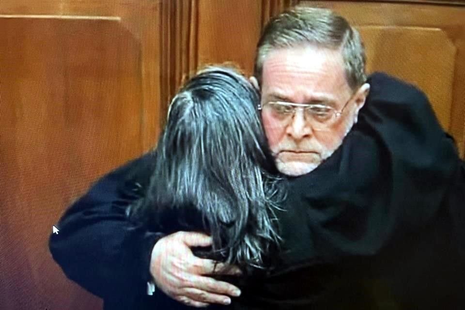 Los Ministros Jorge Pardo y Norma Piña, luego del informe anual del primero como Presidente de la Primera Sala de la Corte.