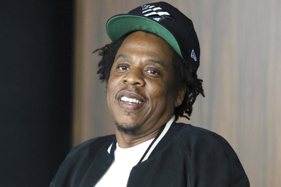 Shawn Carter, nombre real de Jay-Z, fue acusado el domingo por la noche de ser la celebridad masculina que, según la supuesta víctima, la había agredido sexualmente junto con Combs.