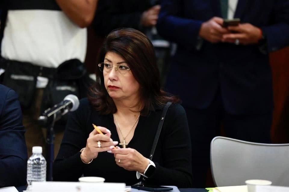 Mariela Gutiérrez, senadora de Morena, acusó agresión de policías y Edil de Tonanitla, en Edomex, en el marco de una disputa de límites territoriales.