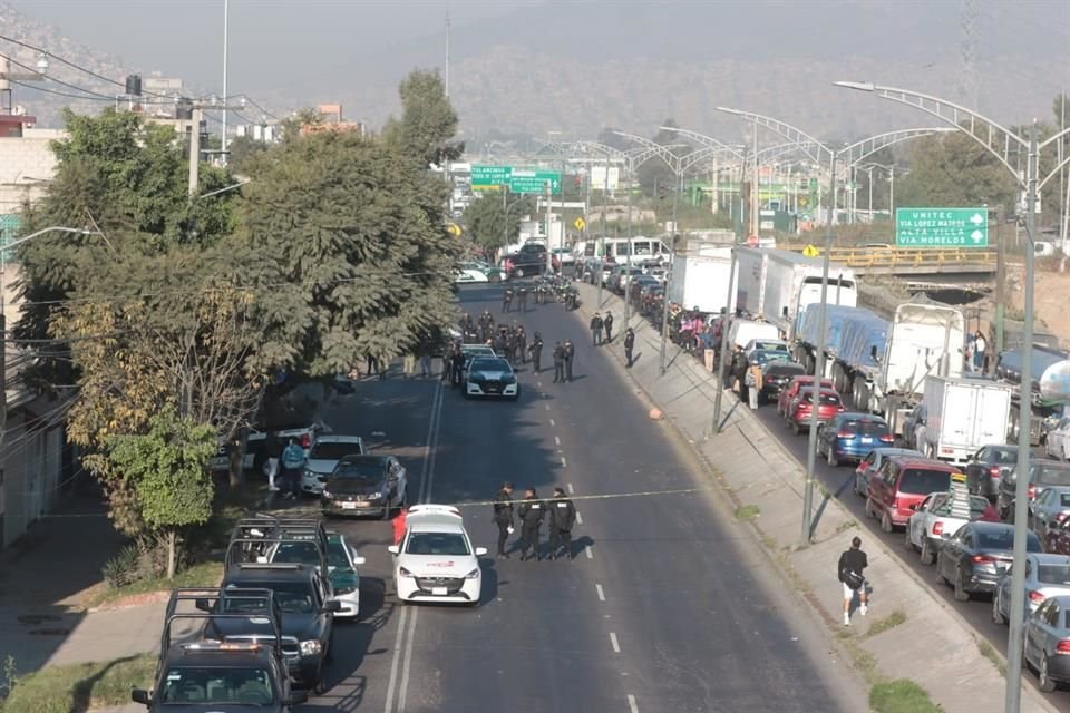 Las autoridades informaron que junto al cadáver hallaron una pistola con ocho cartuchos útiles. 